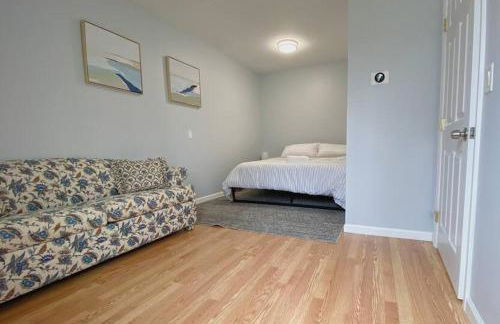 Private Apt King Suite, L.I, NY-Hamptons to NYC - Photo 7