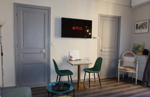 Charming studio overlooking a beautiful garden - Foto 10