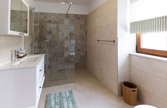 Amazing Villa With Pool, Wellness and Stunning View - Foto 23