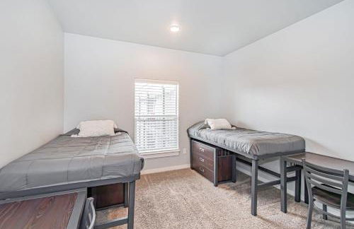 Bringham's Mill Apartments Perfect for Groups Full Kitchen Gym and Free Parking - Photo 73