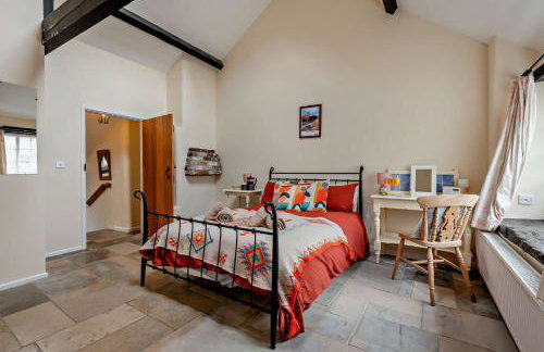 Castle Forge 4-Bedroom Historic Purbeck Forge in Kingston, Corfe Castle, Sleeps 7 - Photo 12