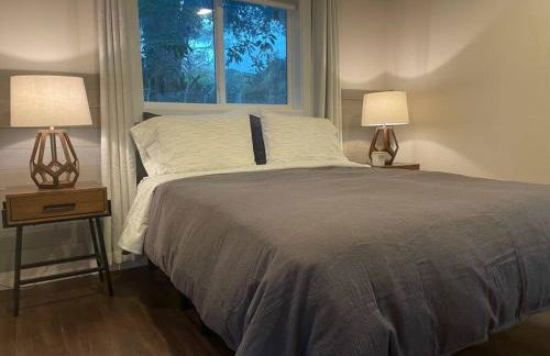 Shares Courtyard Luxury Apt - NEW! - Foto 13