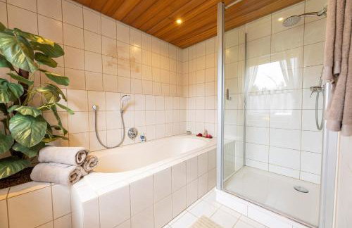 Großes Ferienhaus mit Garten für Familie & Gruppen bis 13 Personen - Foto 9