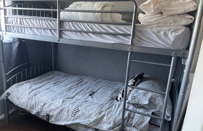 2-bed Seaside Retreat - Sleeps 4 & Parking - Foto 2