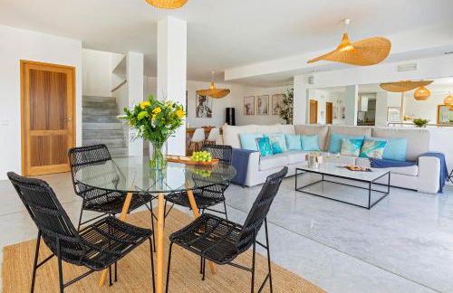 Modern Villa with Seaviews Sleeps 14 - Foto 14