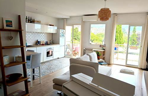 Stunning 2 bedroom apartment with Terrace and Sea view, Nice Cimiez Liberation - Foto 1