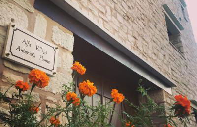 Antonia’s Home Alfa Village - Photo 1