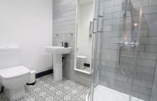 Former 16th Century Inn - In the heart of Macclesfield, gateway to the Peaks - Photo 8