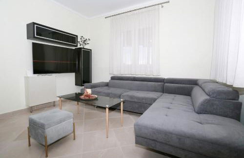 Villa Liana , private Villa with pool and garden - Foto 5