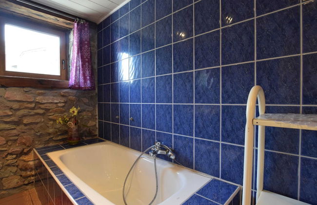 Quaint Cottage In Petite Langlire with Hot Tub - Photo 19