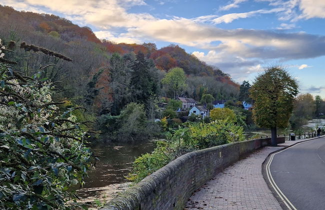 Lovely 2-bed Cottage in Coalbrookdale Telford - Photo 17