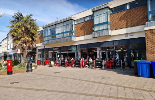 Unique Exmouth Family Holiday Home Close to Beach & Town - Photo 23