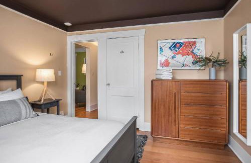 Greenlake Craftsman - Hot Tub, AC, Dog Friendly - Photo 17