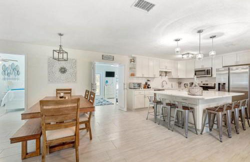 Bikes, Yard and Fire Pit at Upscale Lecanto Home! - Photo 2