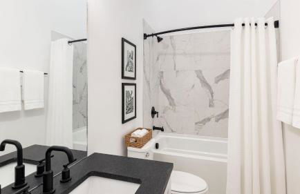 New Build Sleeps 12 2 Condos Modern Design Near Downtown Nashville - Photo 16