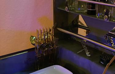 Suite mit Whirlpool, Sauna, Pole Dance und mehr - Foto 39