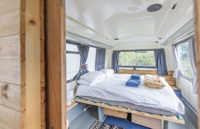 Double Decker Bus on an Alpaca Farm Sleeps 8 - Foto 29