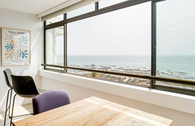 Fresh Sea Air and Endless Views at Twilight Tide - Photo 8