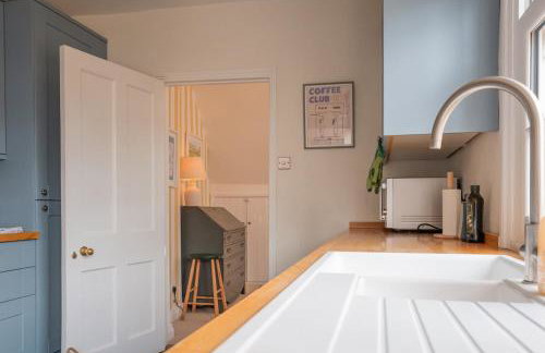 Charming Kenton Cottage - Foto 26