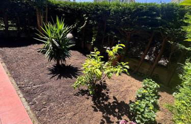 Fabuloso Bajo con Jardines - Foto 18