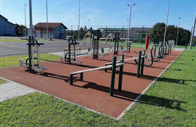 Amazing Chalet with Private Garden, Hot Tub, Sauna, Great Location by the River - Foto 36