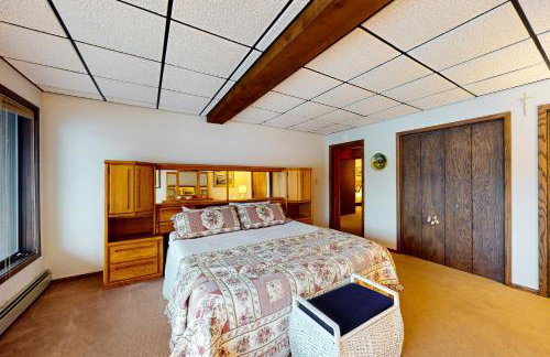 Lakefront Haven - Photo 34