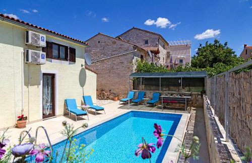 Villa Karina Tar - Foto 1