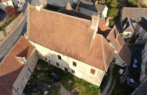 Maison médiévale 15ème siècle dans village historique d'Hérisson - FR-1-489-29 - Foto 2