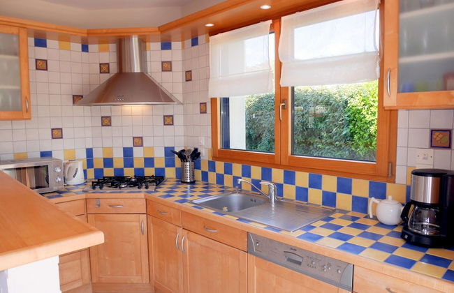 Holiday Home in Plouneour Near Sandy Beach - Foto 5