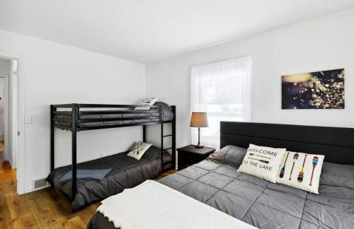 Lake Cabin; Renovated, Flat Lot, Dock, Sandy Beach, Many Games and Lake Toys! - Foto 40