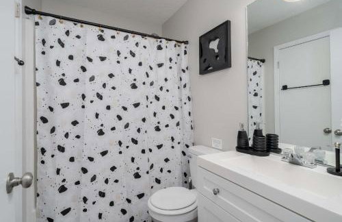 Grand Lakes Condo - Renovated 2BR-1 5BA Condo - Near UA - Foto 20