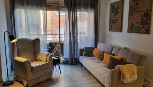 QEhome - confort, parking y cargador EV en el centro de Manresa - Photo 2