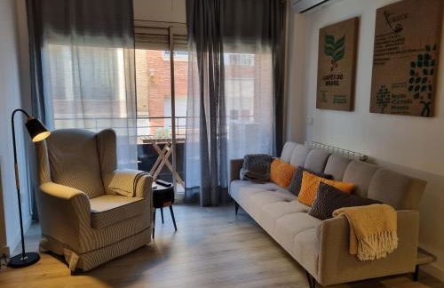 QEhome - confort, parking y cargador EV en el centro de Manresa - Photo 2