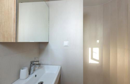 Nature Retreat Green Oasis Villa with Private Pool & Rooftop Hot Tub - Foto 47