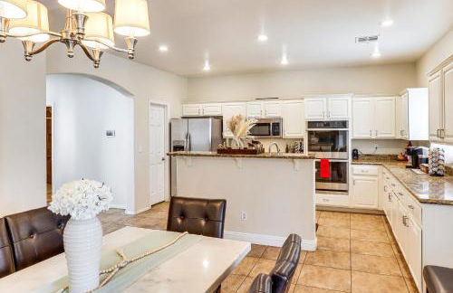 North Las Vegas Home with Hot Tub - 14 Mi to Strip! - Foto 5