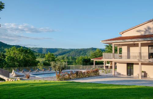 Luxury Villa Santa Cruz with XL pool and Jacuzzi - Photo 5