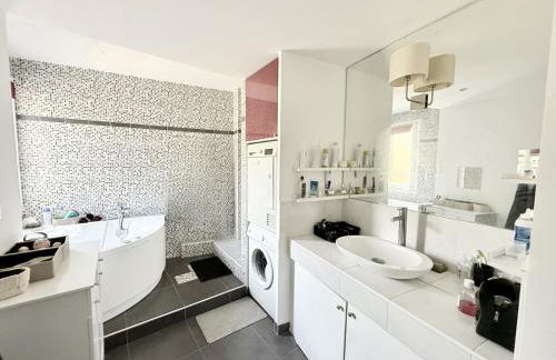 Appt Cosy Porte Paris parc Fleural et Parking - Foto 14