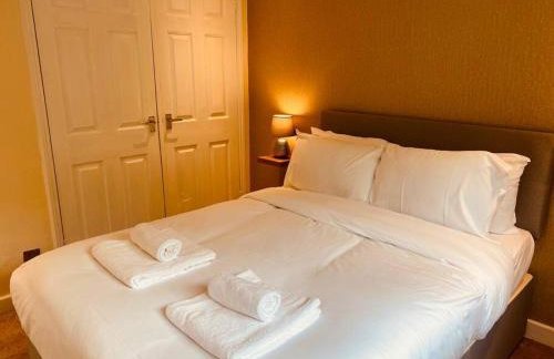 Comfy House with Parking for Multiple Vehicles - Foto 2