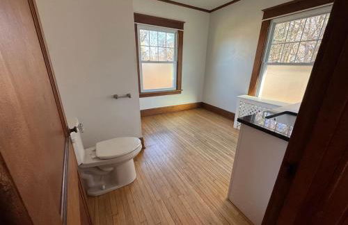 Warm and Cozy 4Bd 2Bath - Foto 6