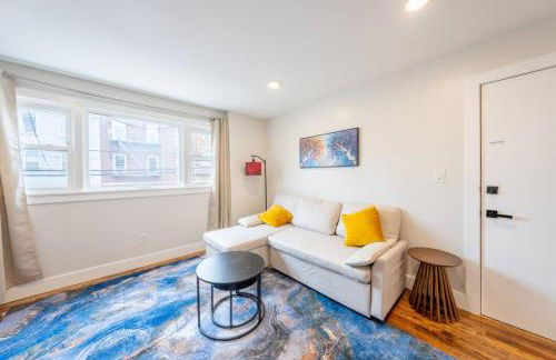 Modern 2BR 8 mins to Penn Station with WiFi Laundry - Foto 13