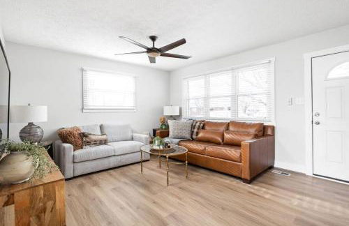 Newly Renovated Retreat 30mins to Downtown Indy - Photo 28