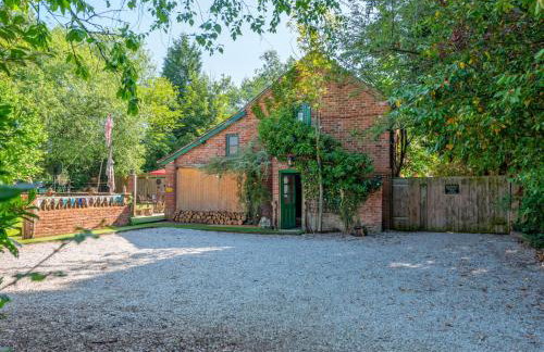 Squirrel Barn - Family Getaway Pass the Keys - Foto 33