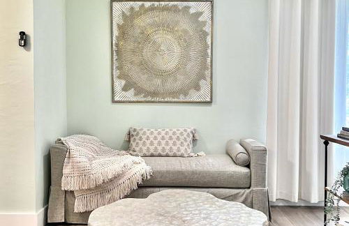 Spacious 4BR/3BA pool home, stylishly decorated - Foto 12