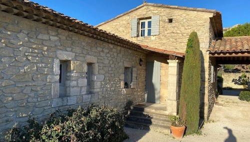 In Gordes, facing the entire Luberon Park a beautiful 5 bedrooms house - Photo 5