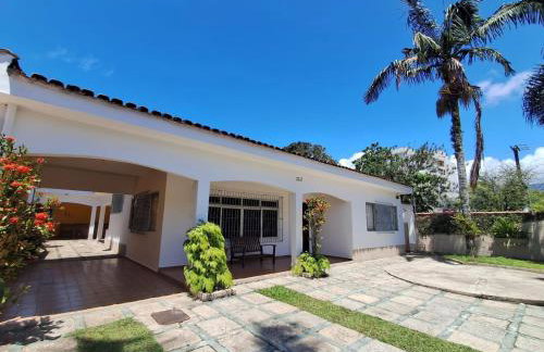 Casa Térrea Espaçosa Centro , Bertioga-Pertinho da Praia - Photo 1