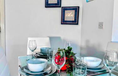 Contractor-Friendly 2BR Gem Wi-Fi Free Parking - Foto 8