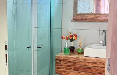 Apartamento 100 metros da praia com piscina - Foto 29