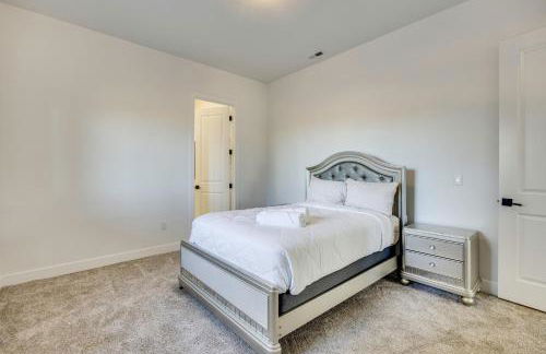 Group Getaway in Monument! High-End Home with Views - Foto 32