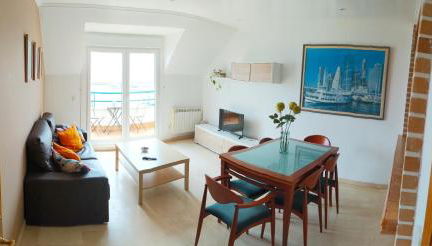 Precioso ático con vistas a pie de playa - Foto 4