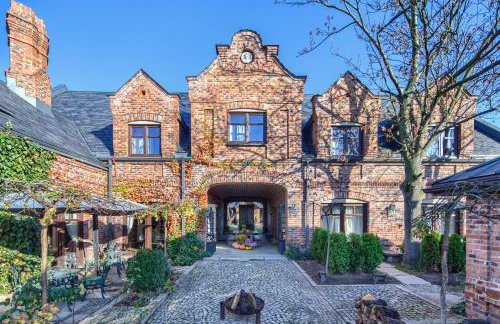 Folwark Białych Bocianów - Photo 1